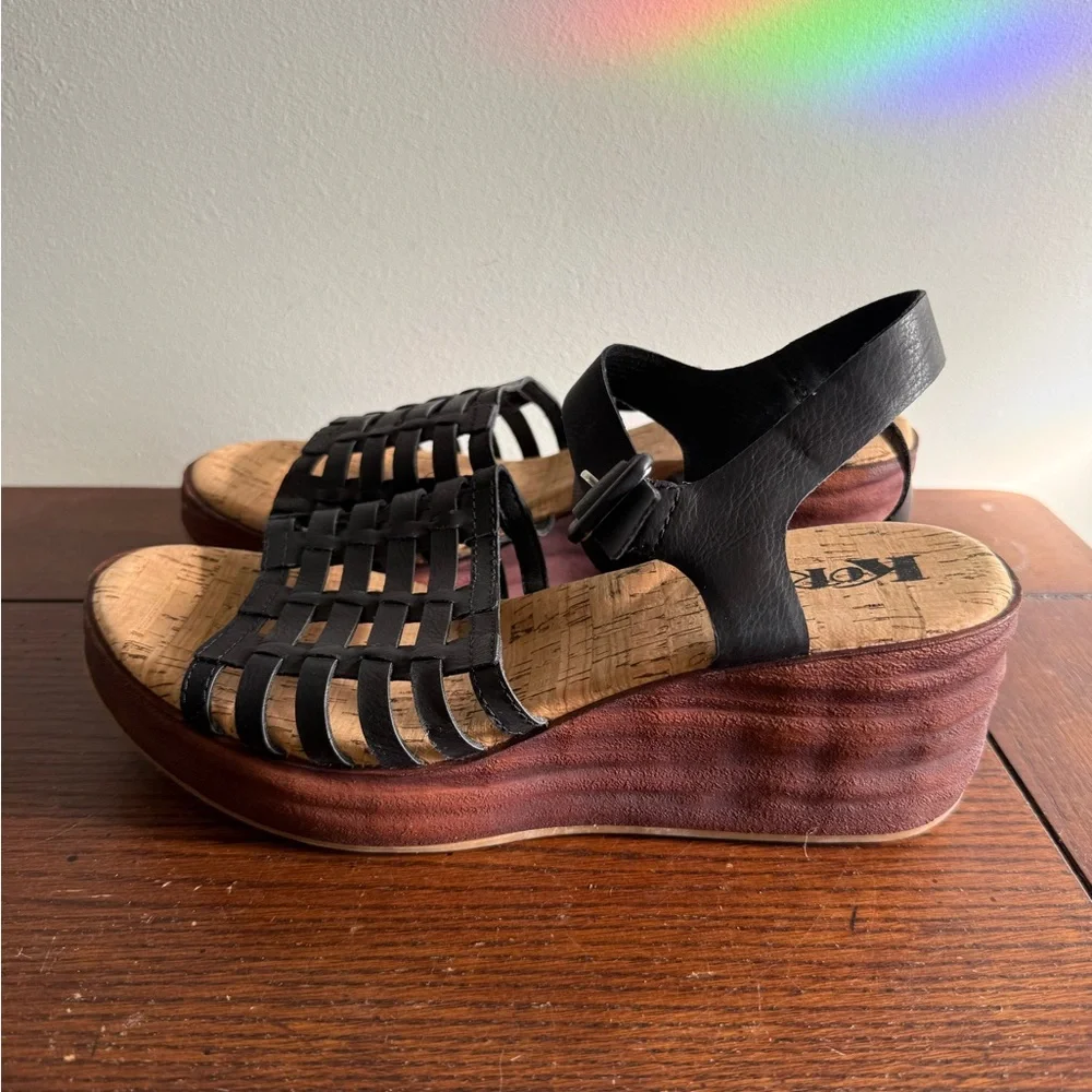 Korks Marley Strappy Black‎ Wedge Sandals 9